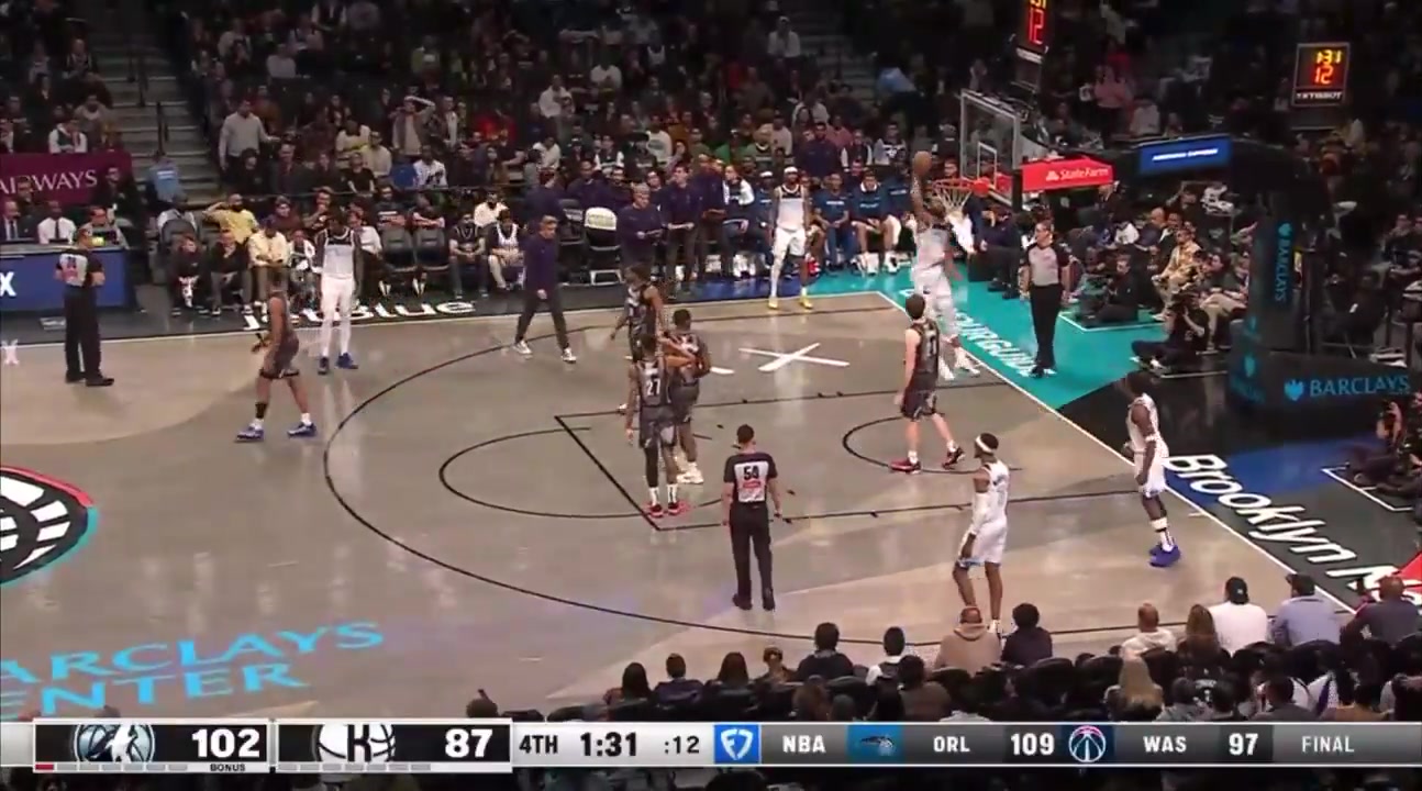 😂28分华子正要攻芬奇暂停了！华子急了：为啥？让我再拿2分啊