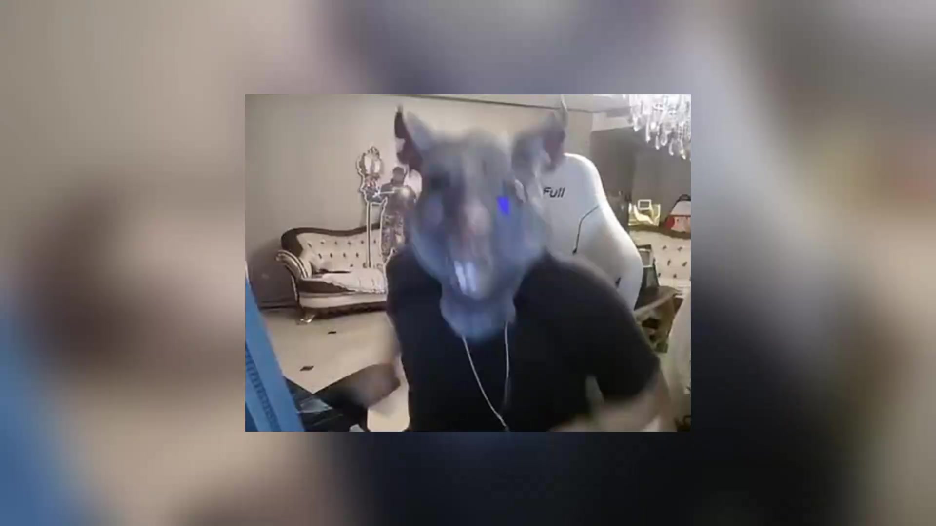 姿态看语音仁川双C越塔四杀 队友喊别越：我就猜到是这种情况！