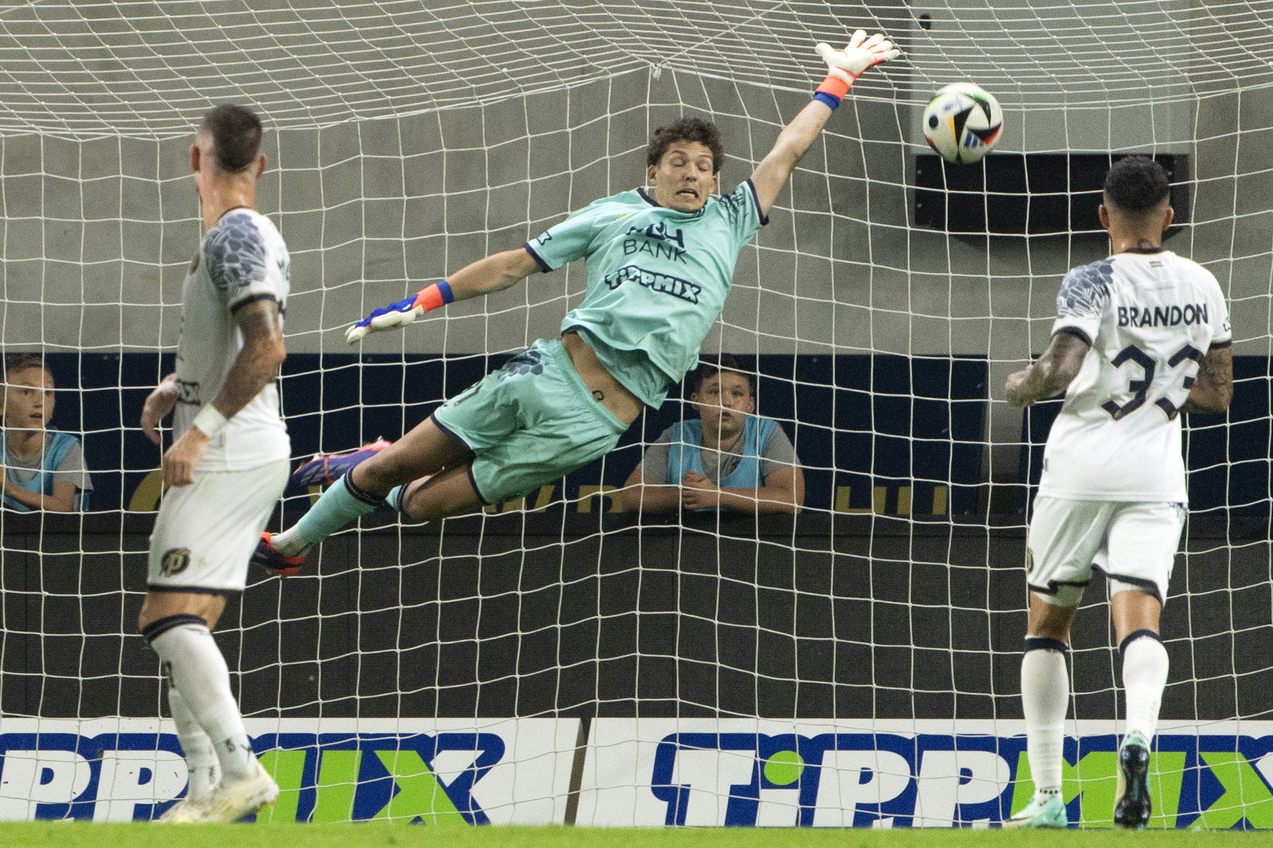 罗马诺：利物浦签下匈牙利20岁门将阿明-佩齐